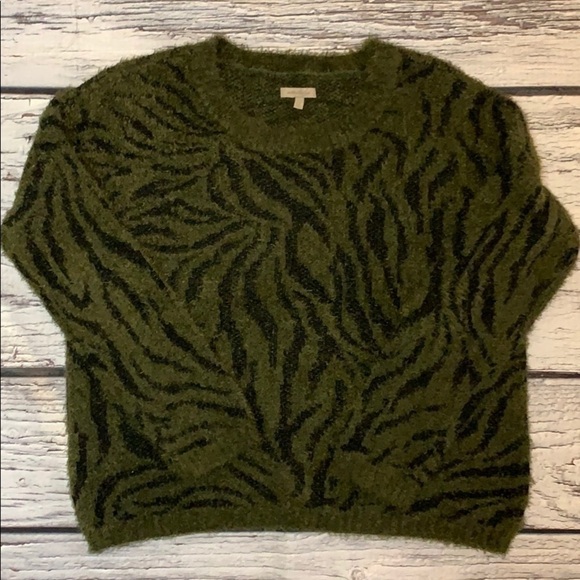 Wonderly Curvy Eyelash Sweater - Picture 2 of 11